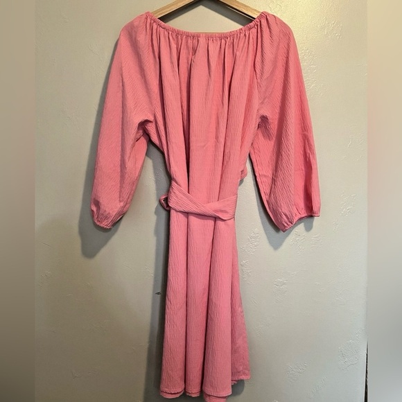 ELIZABETH AND JAMES Casual Pink
Light-Weight Quarter Sleeve Belted Shift Dress - Picture 12 of 13